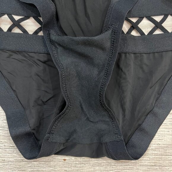 Victoria's Secret x Balmain Cheeky Panty - Picture 5 of 6